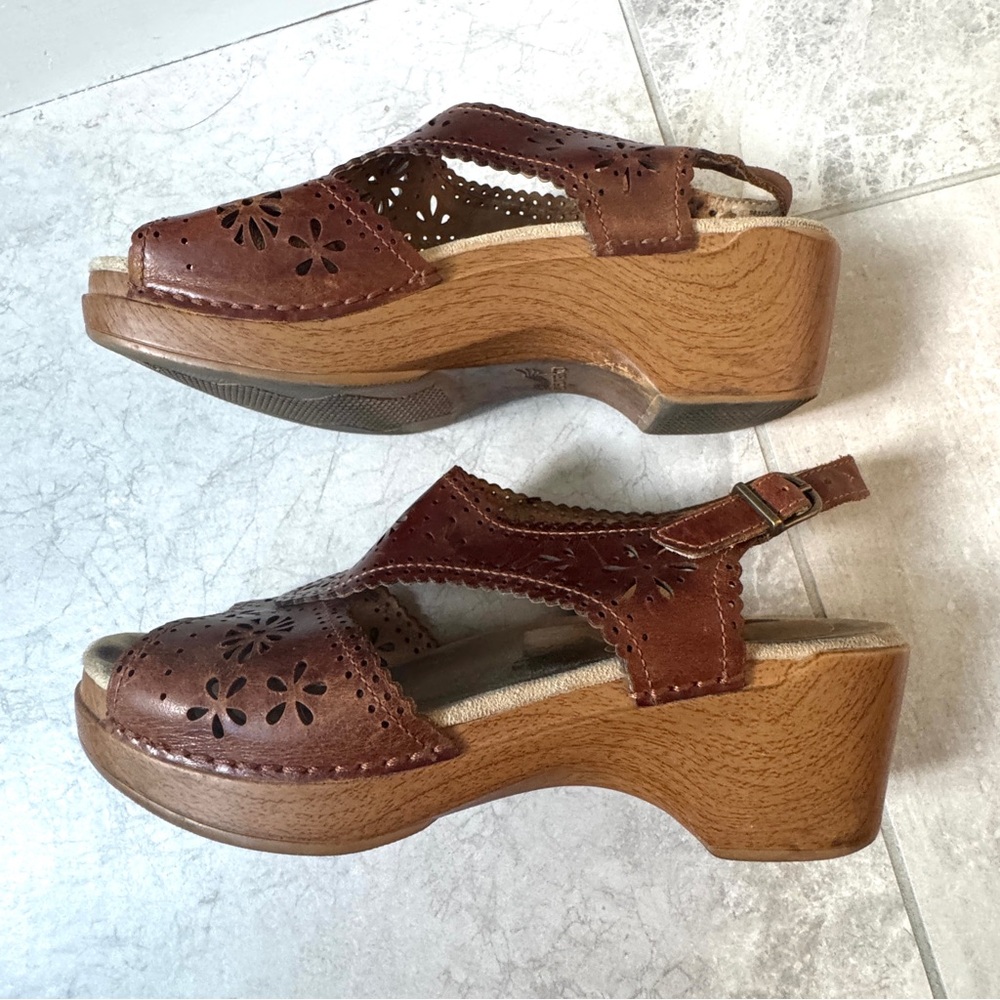 Dansko Sakura Brown Cutout Leather Slingback Block Heel Sandals CLOGS wedges 9.5 - Picture 3 of 11